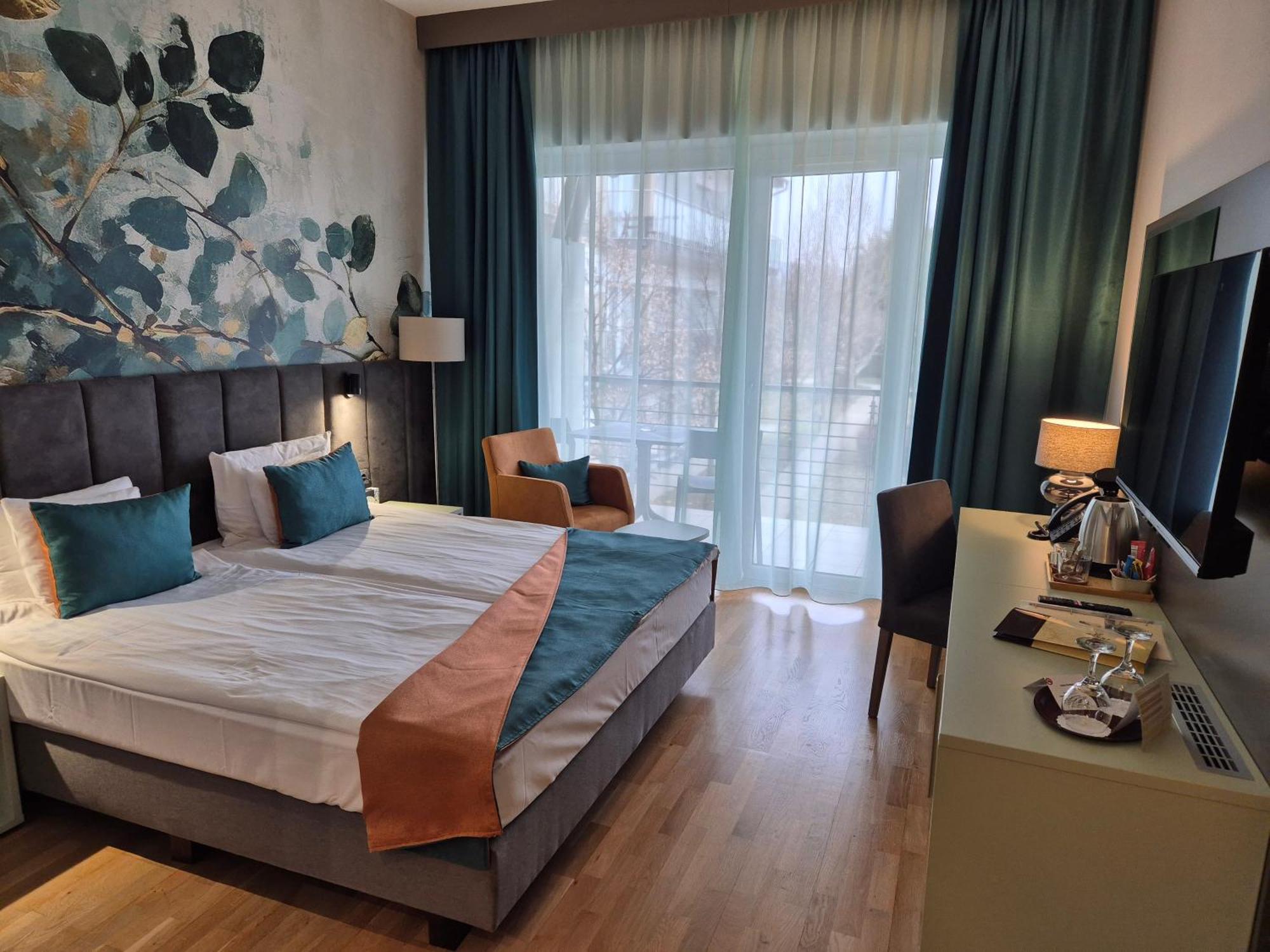 Szepia Bio And Art Hotel Zsambek Exterior photo